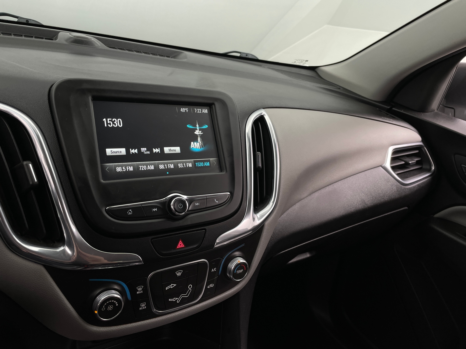 Thumbnail: 2018 Chevrolet Equinox - 4