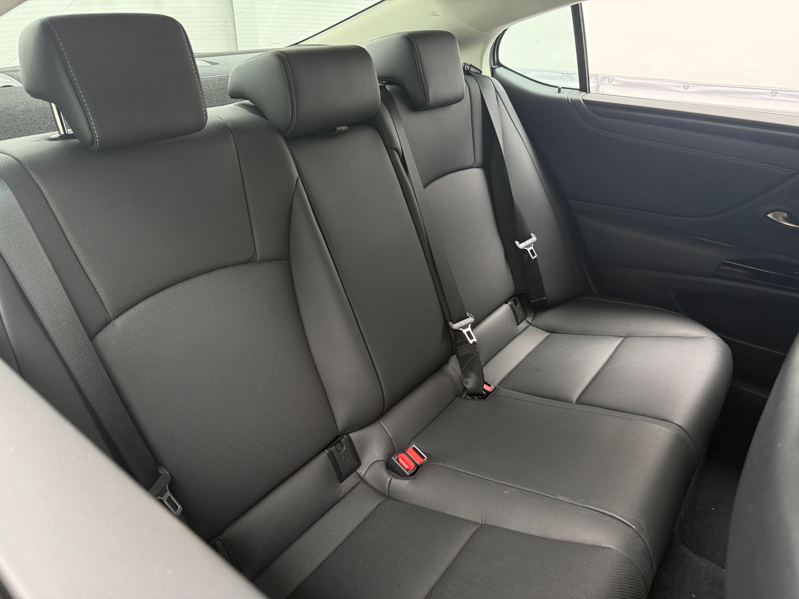 Thumbnail: 2024 Lexus ES - 5