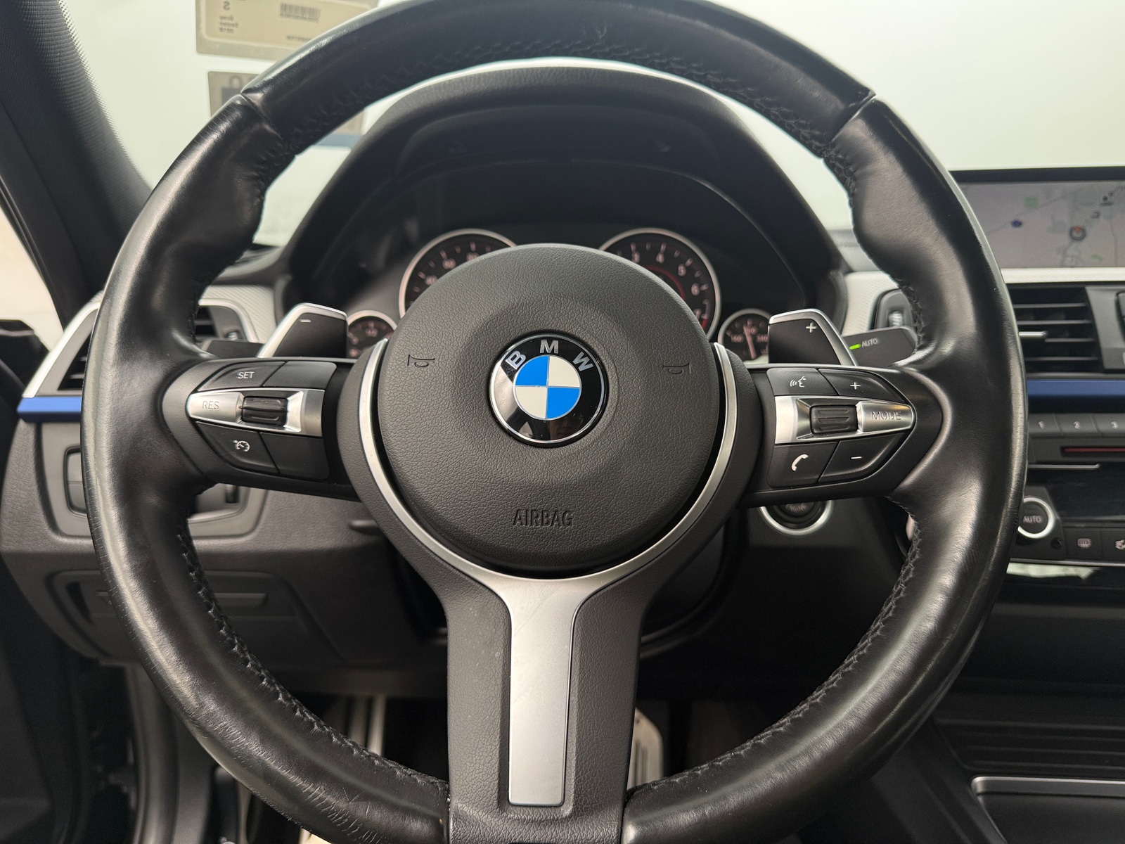 Thumbnail: 2018 BMW 3 Series - 4