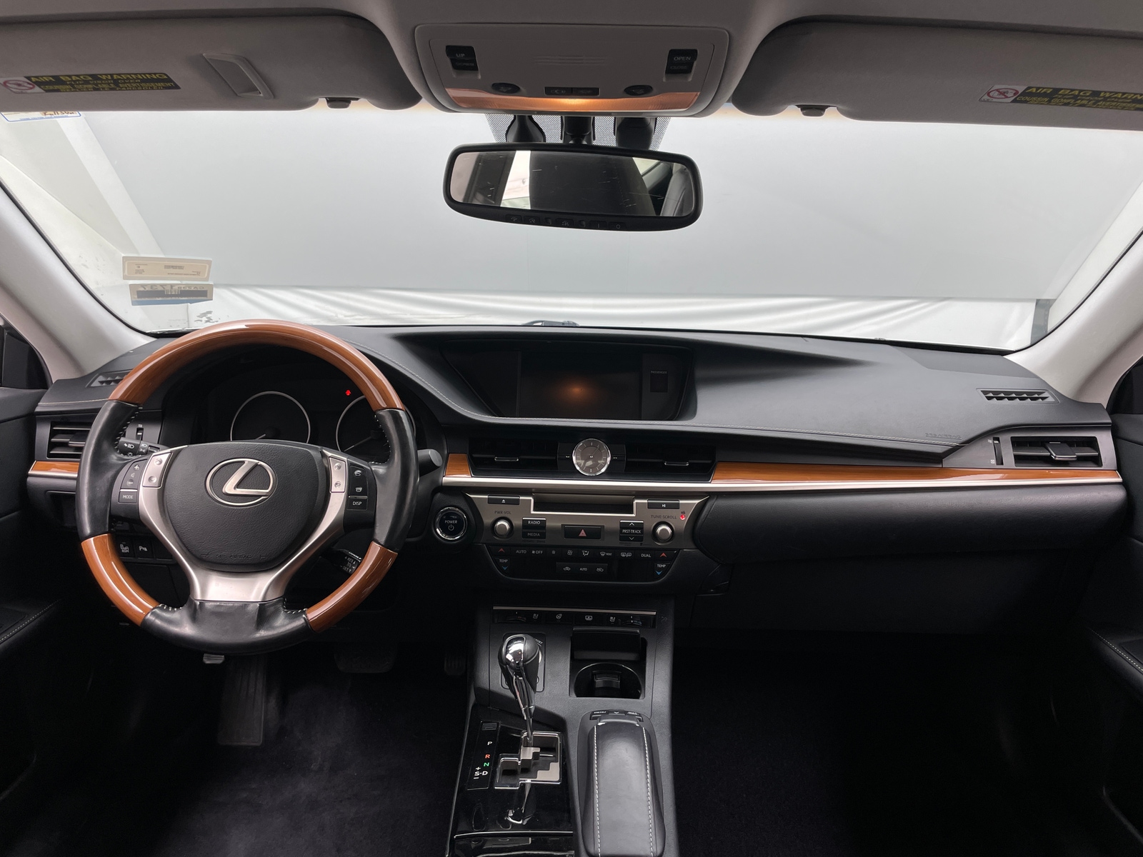 Thumbnail: 2013 Lexus ES - 2