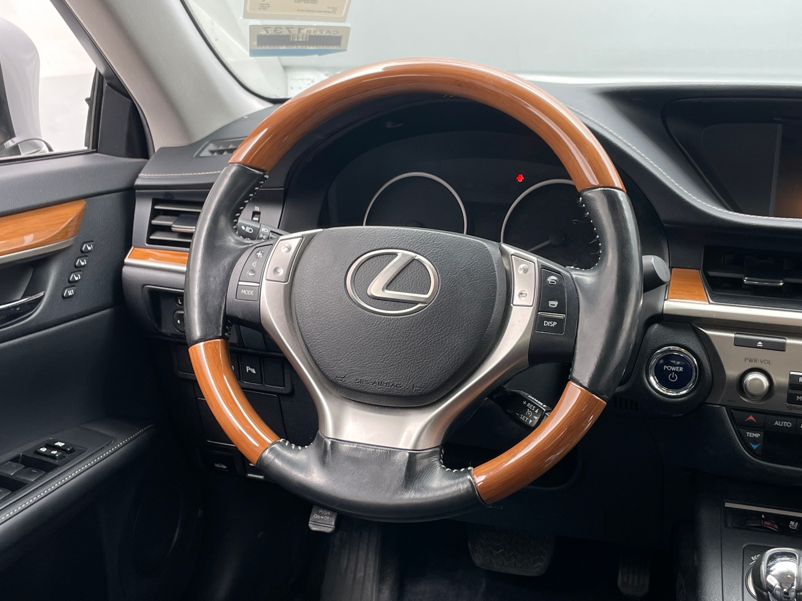 Thumbnail: 2013 Lexus ES - 4