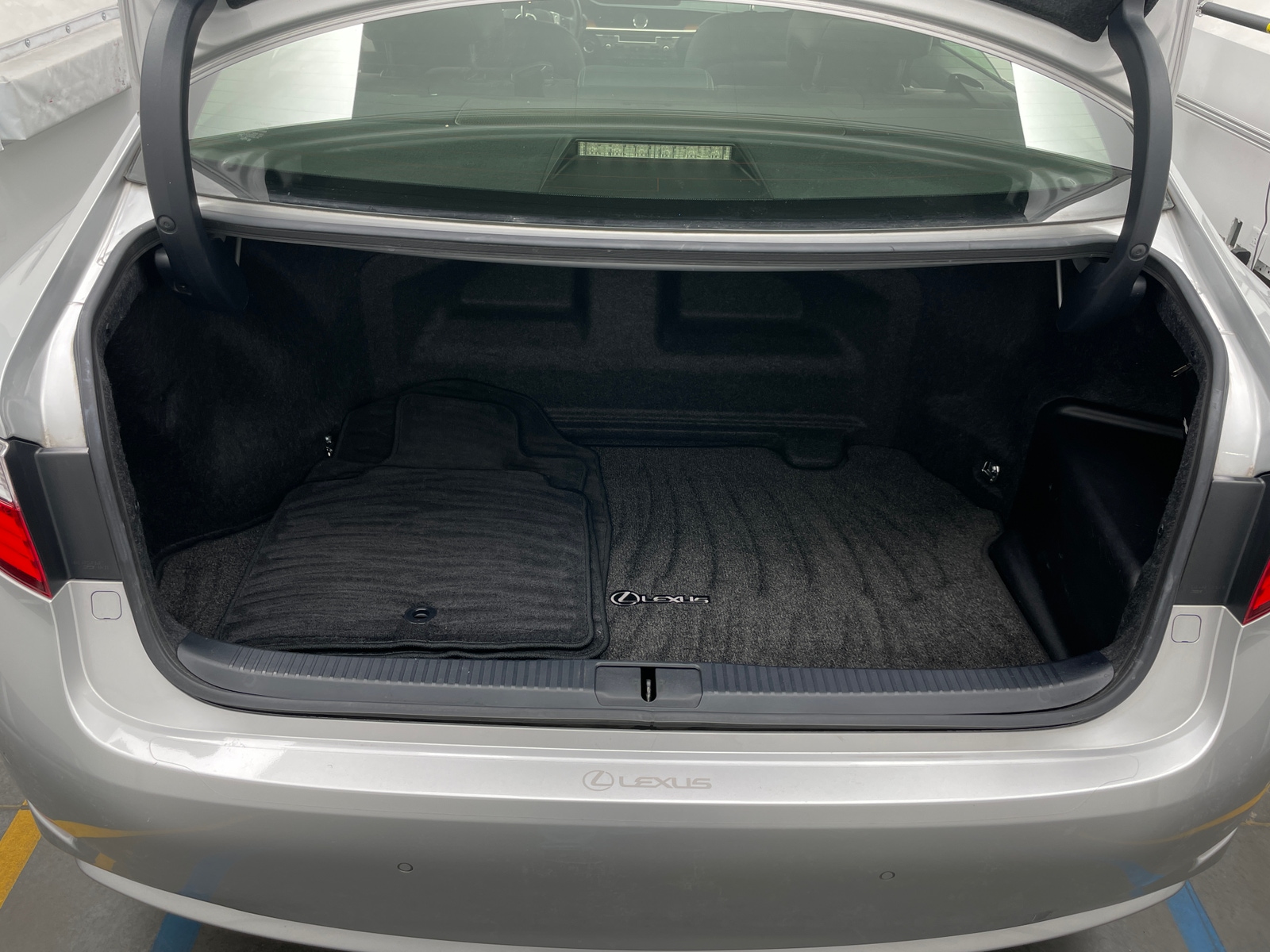 Thumbnail: 2013 Lexus ES - 6