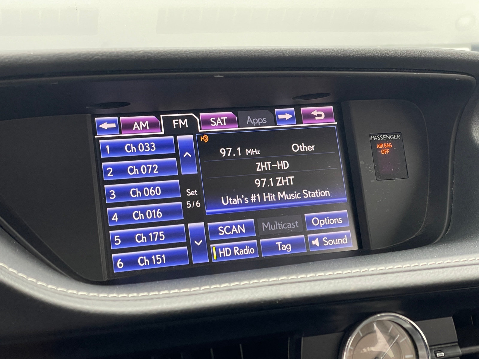 Thumbnail: 2013 Lexus ES - 3