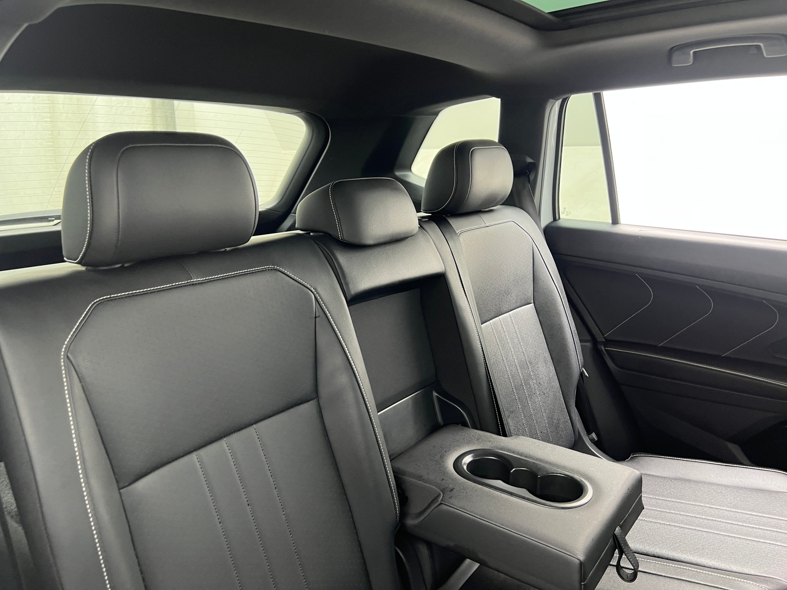 Thumbnail: 2022 Volkswagen Tiguan - 5