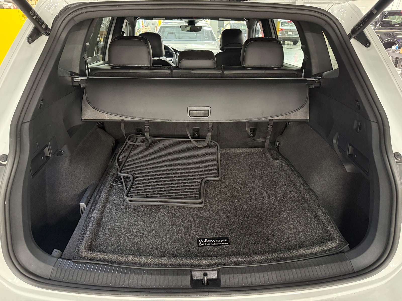 Thumbnail: 2022 Volkswagen Tiguan - 6