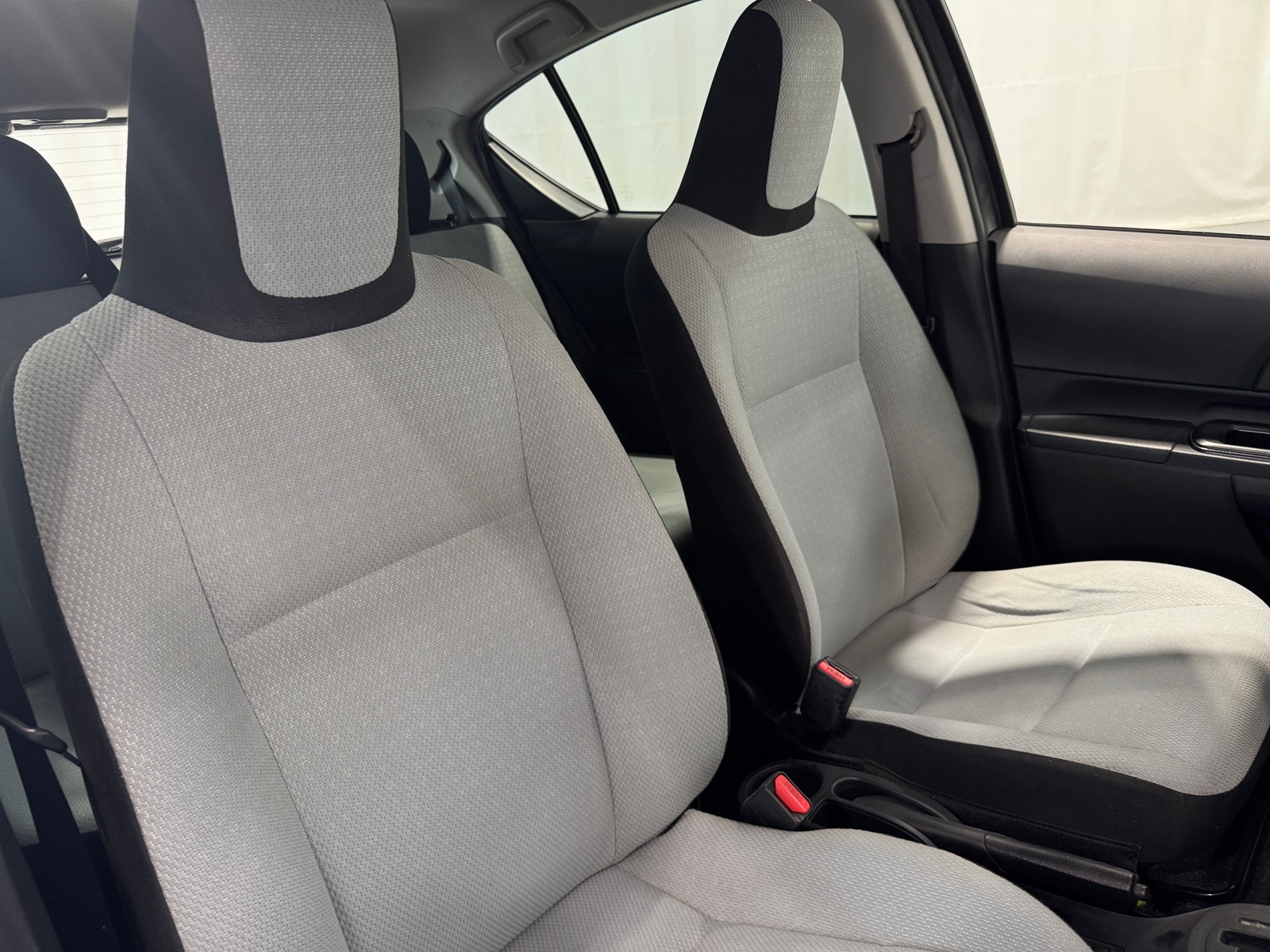 Thumbnail: 2015 Toyota Prius c - 2