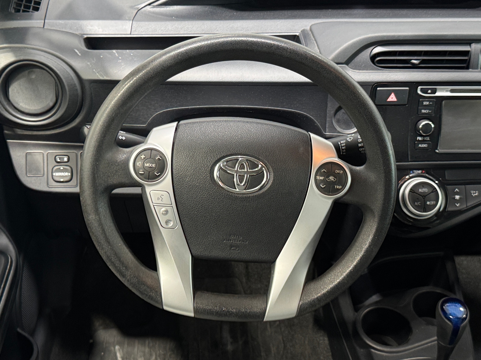 Thumbnail: 2015 Toyota Prius c - 5