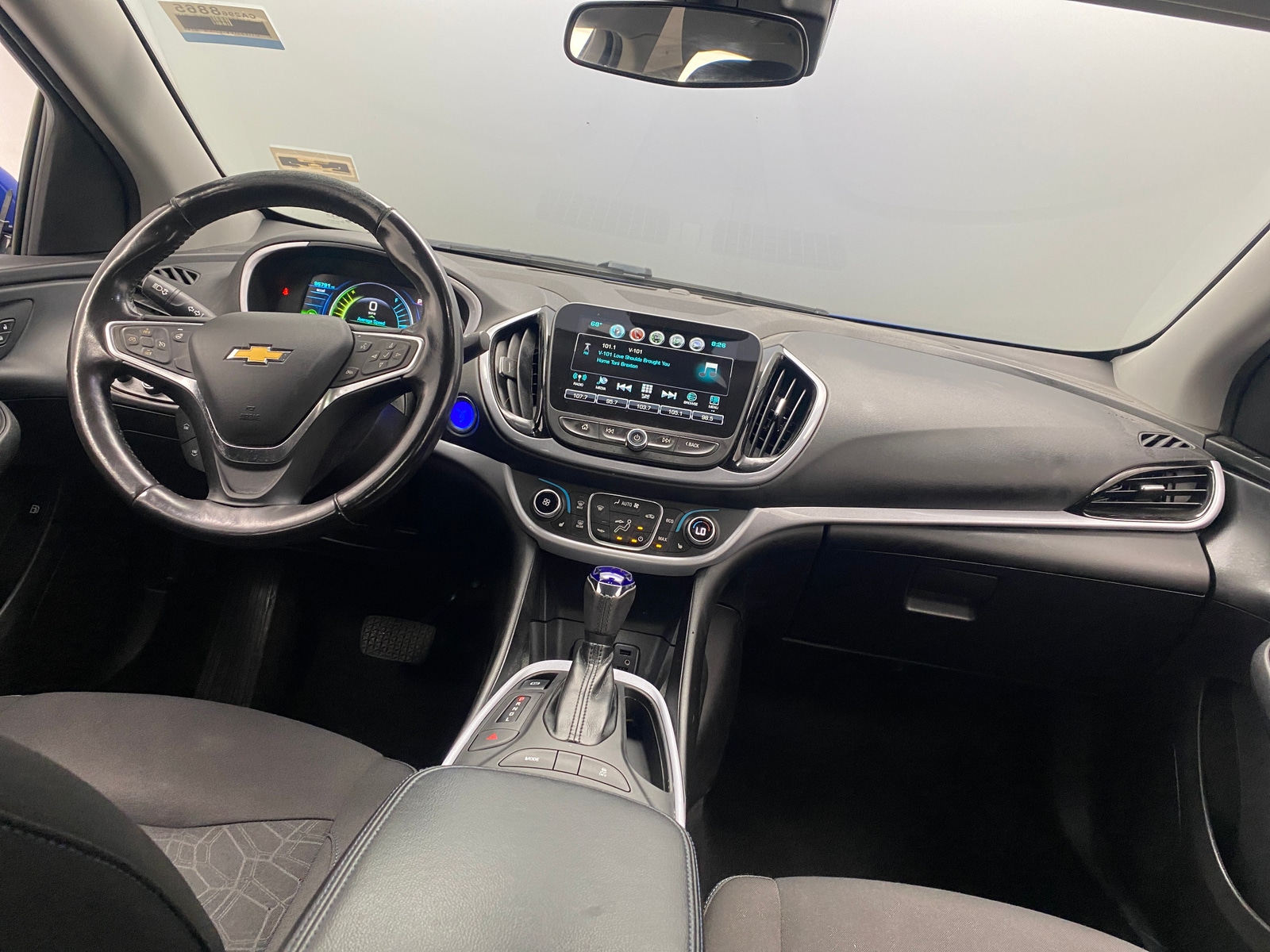 Thumbnail: 2018 Chevrolet Volt - 3