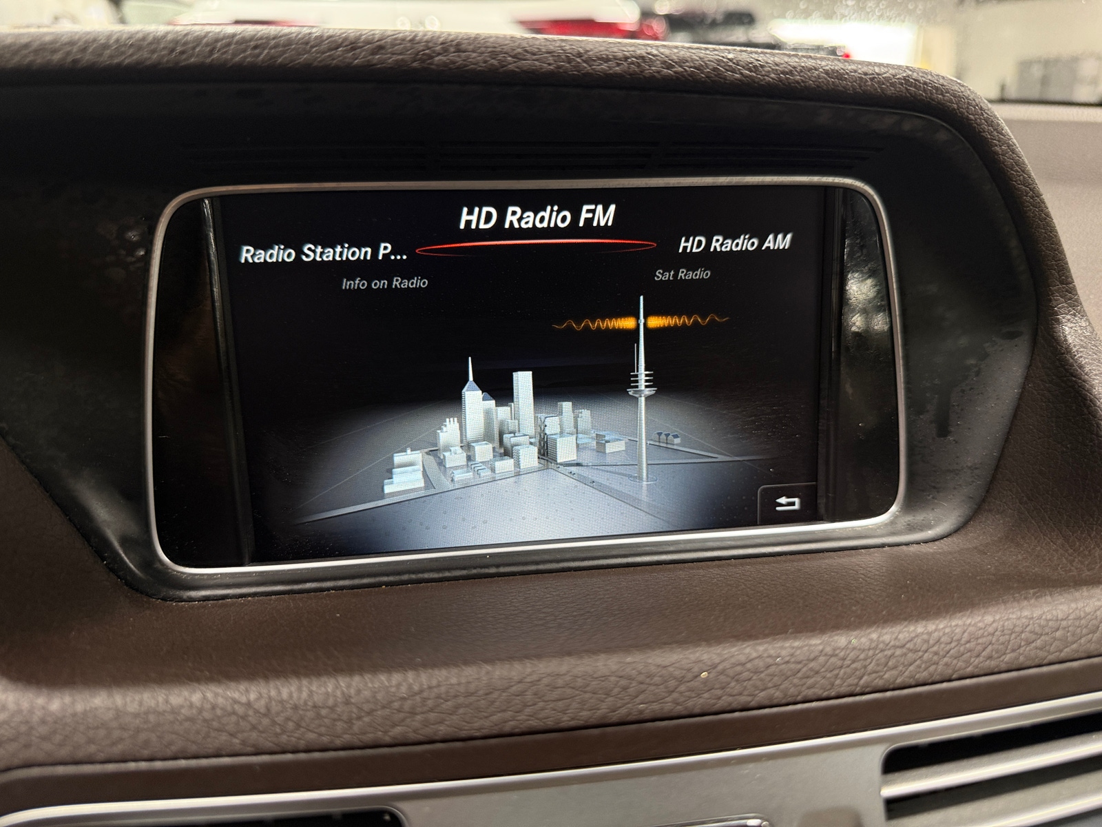 Thumbnail: 2017 Mercedes-Benz E-Class - 3