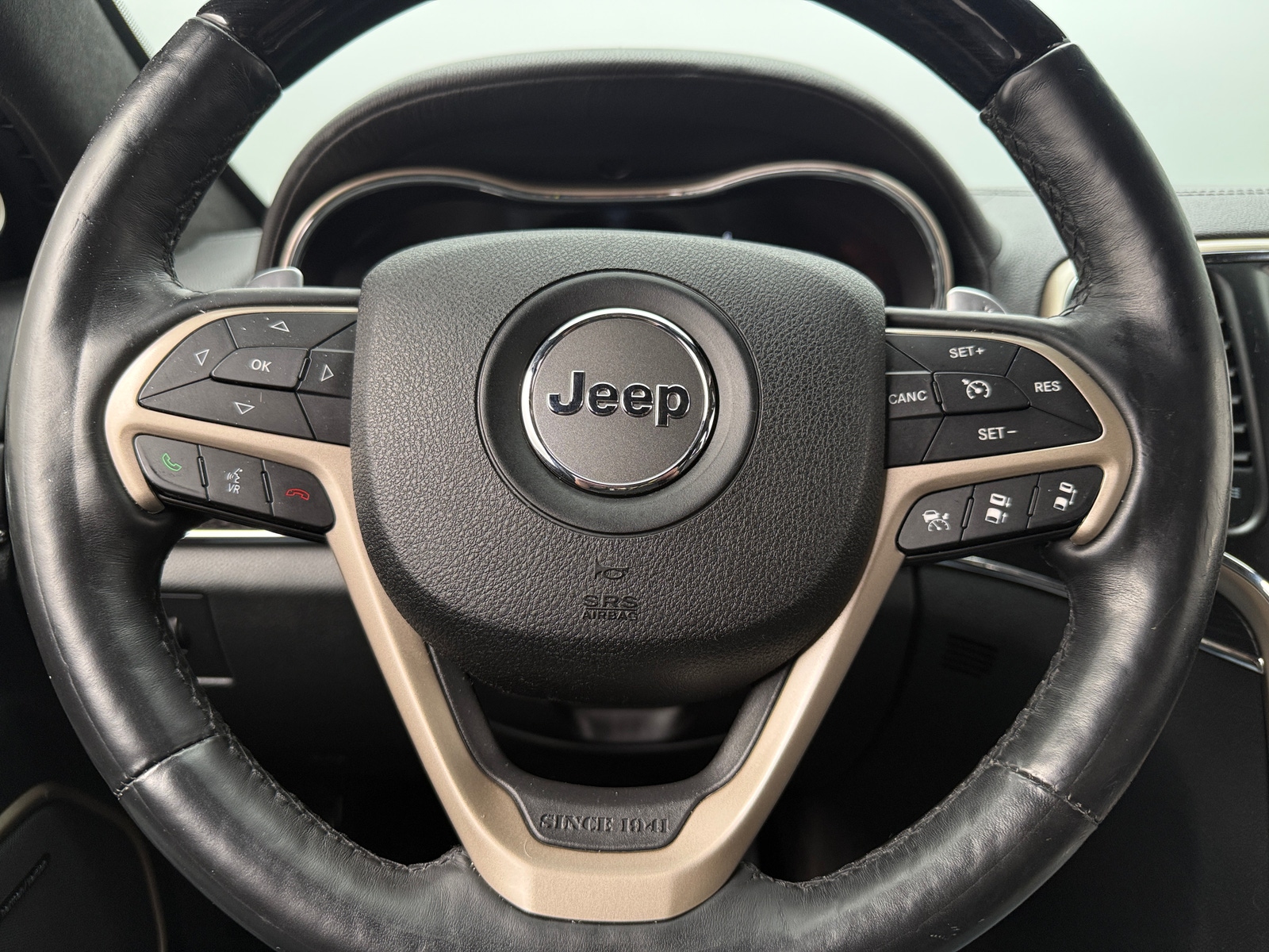 Thumbnail: 2015 Jeep Grand Cherokee - 4