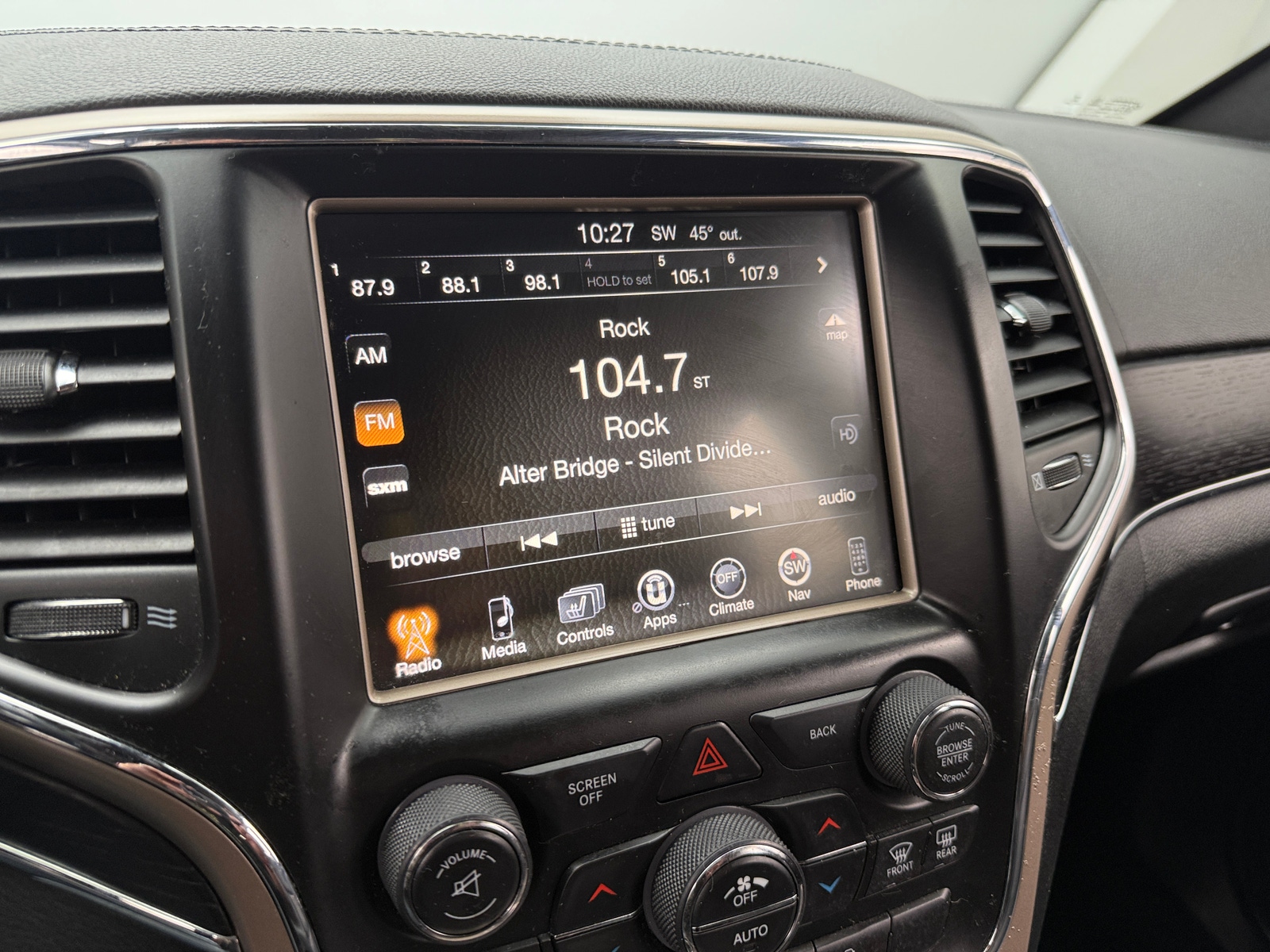 Thumbnail: 2015 Jeep Grand Cherokee - 3