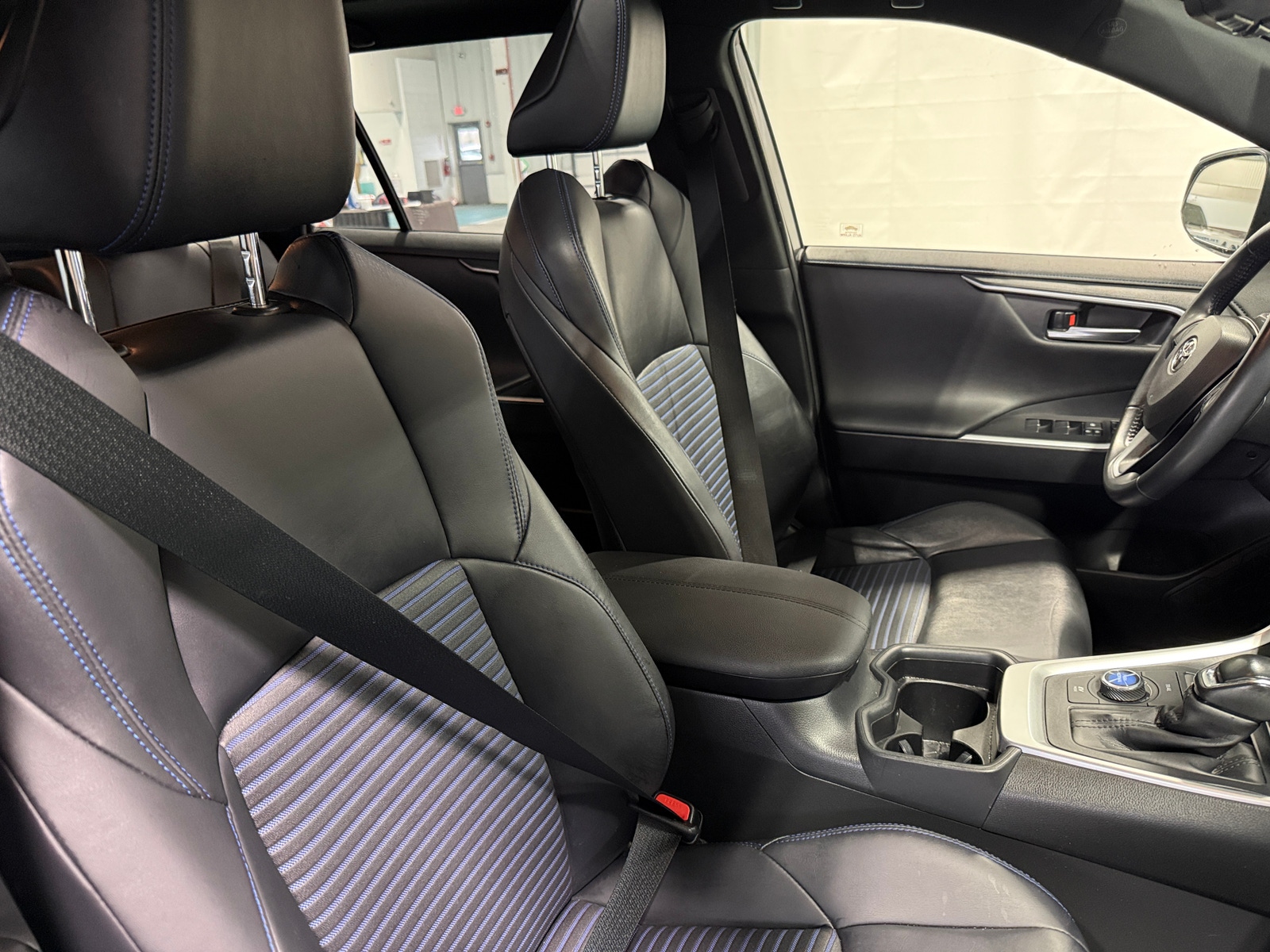 Thumbnail: 2020 Toyota RAV4 - 2