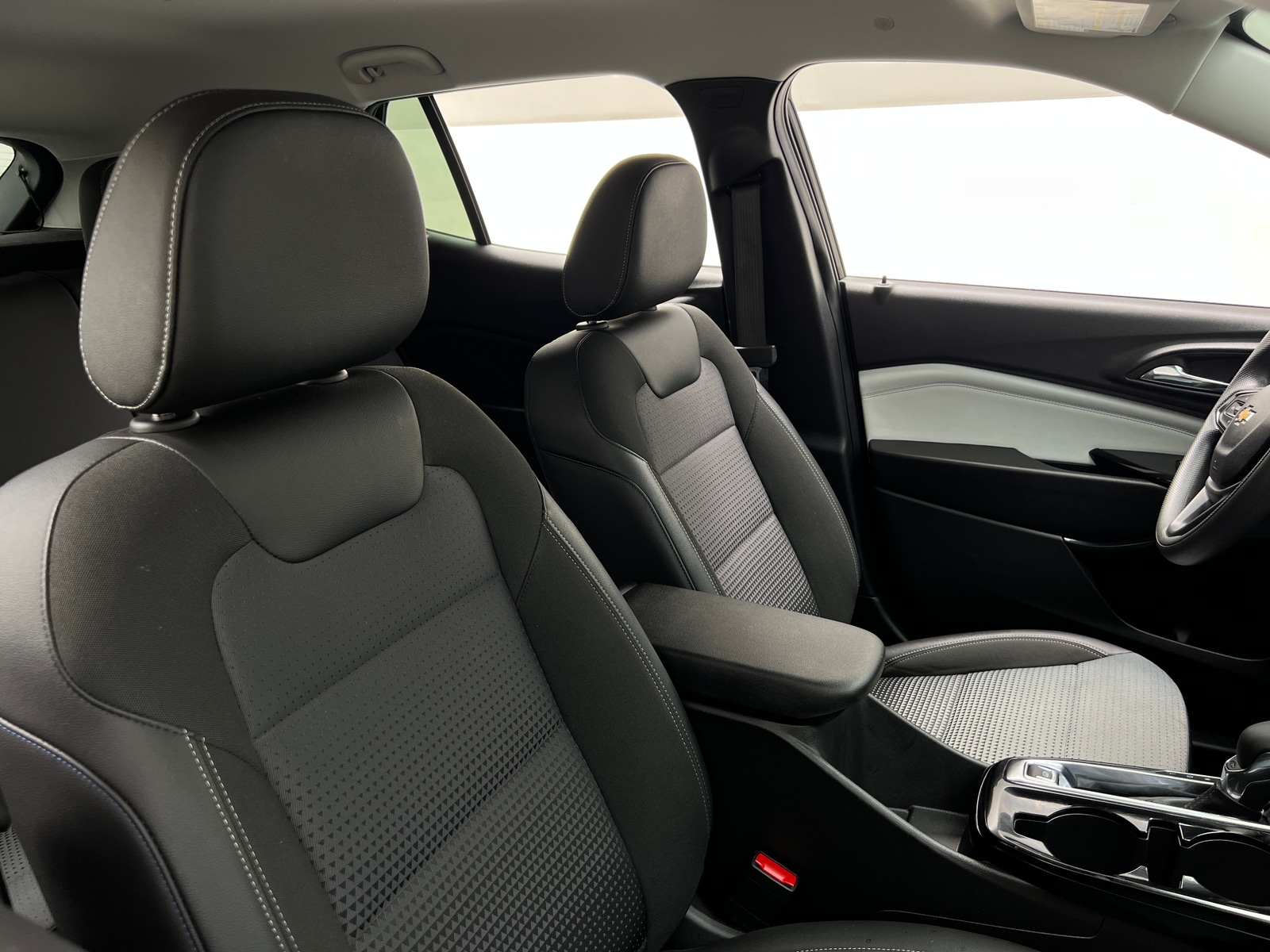 Thumbnail: 2025 Chevrolet Trax - 2