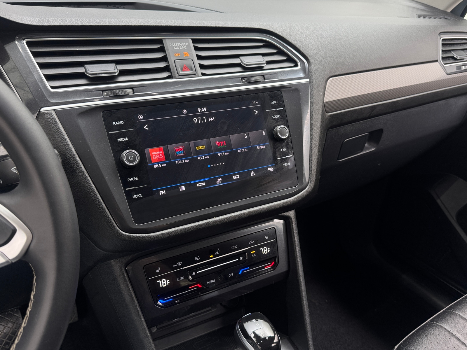 Thumbnail: 2024 Volkswagen Tiguan - 3