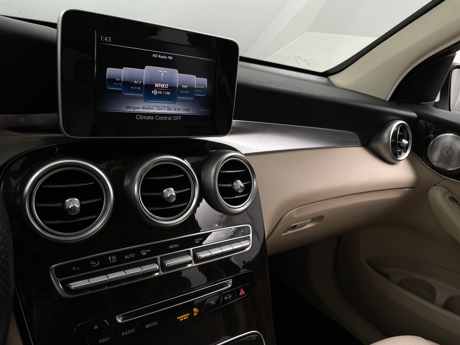 Thumbnail: 2019 Mercedes-Benz GLC - 3