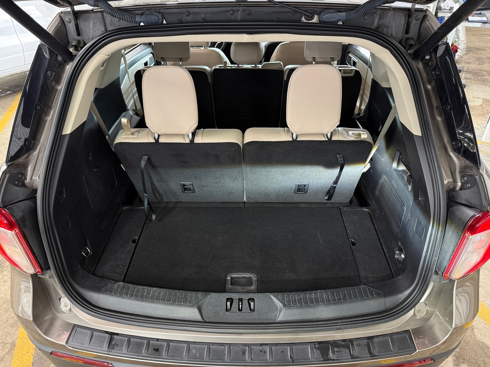 Thumbnail: 2021 Ford Explorer - 7