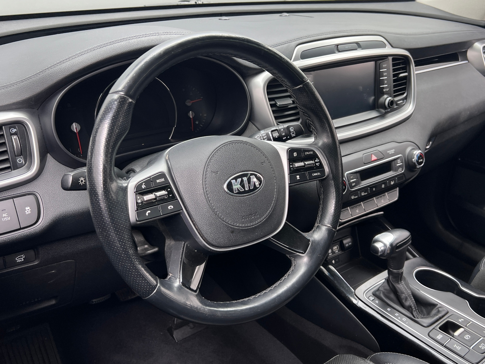 Thumbnail: 2019 Kia Sorento - 4