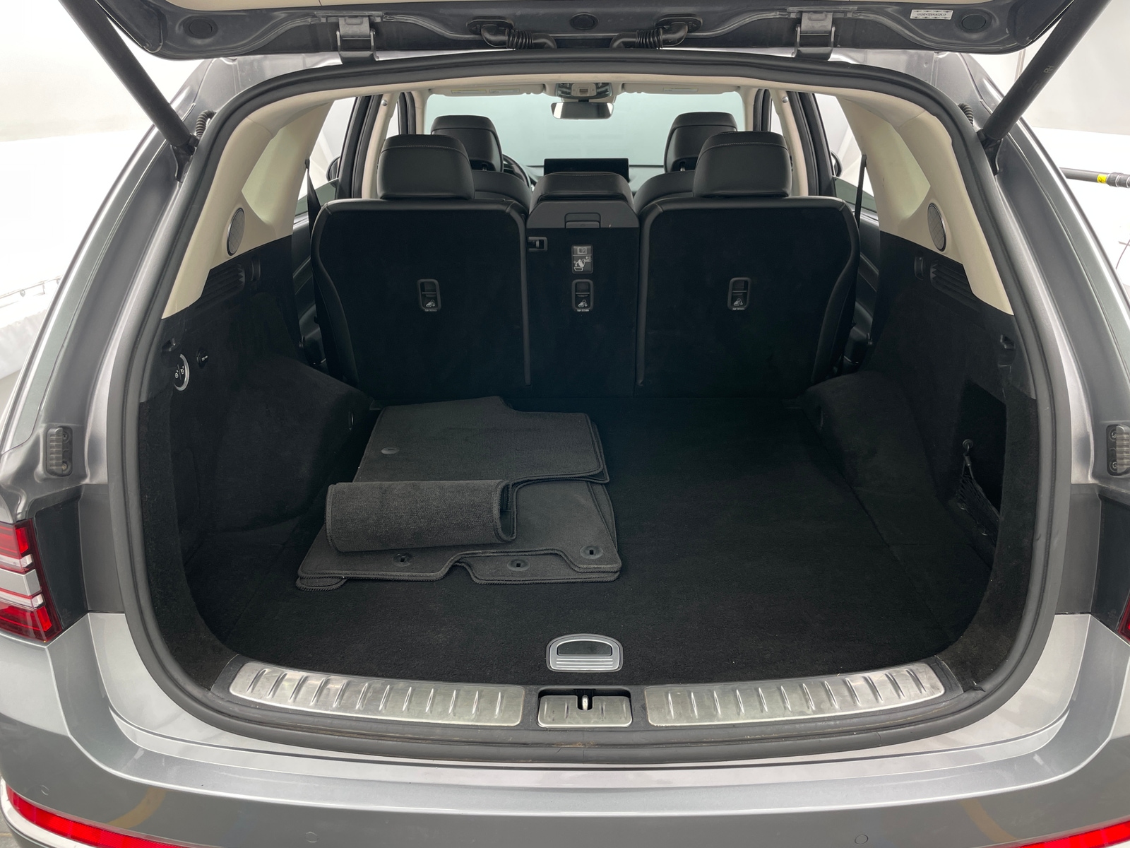 Thumbnail: 2021 Genesis GV80 - 7