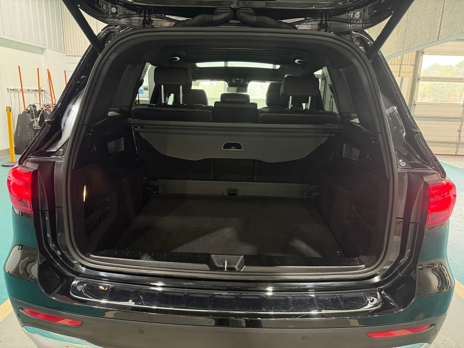 Thumbnail: 2025 Mercedes-Benz GLB - 6