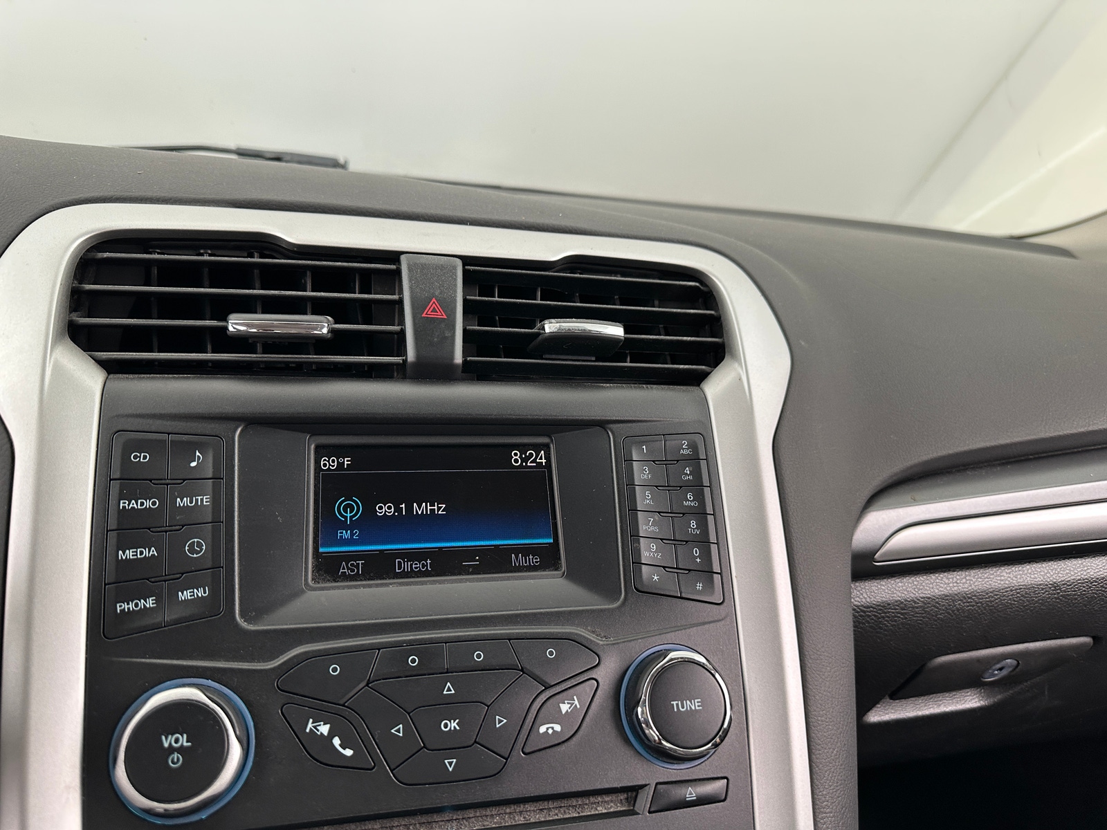 Thumbnail: 2015 Ford Fusion - 4