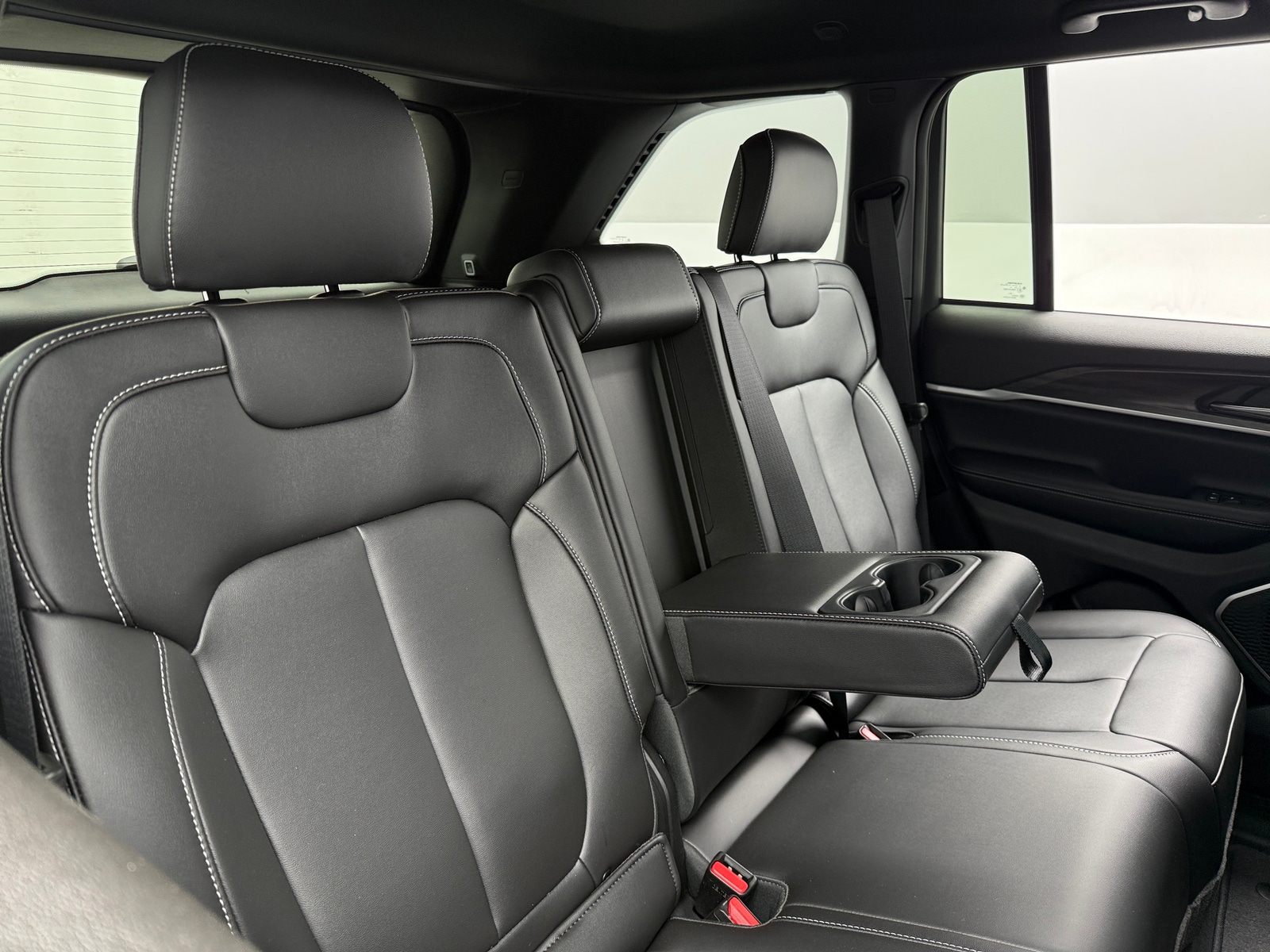 Thumbnail: 2026 Jeep Grand Cherokee - 5