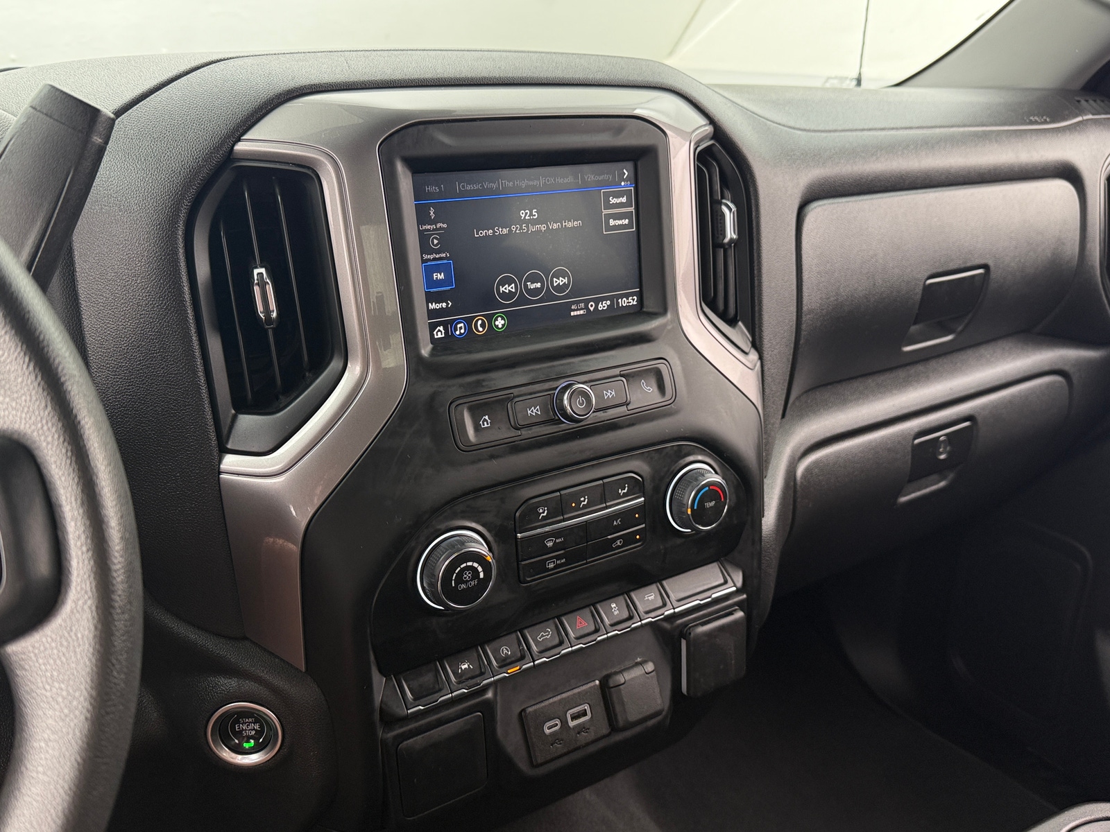 Thumbnail: 2024 Chevrolet Silverado 1500 - 4