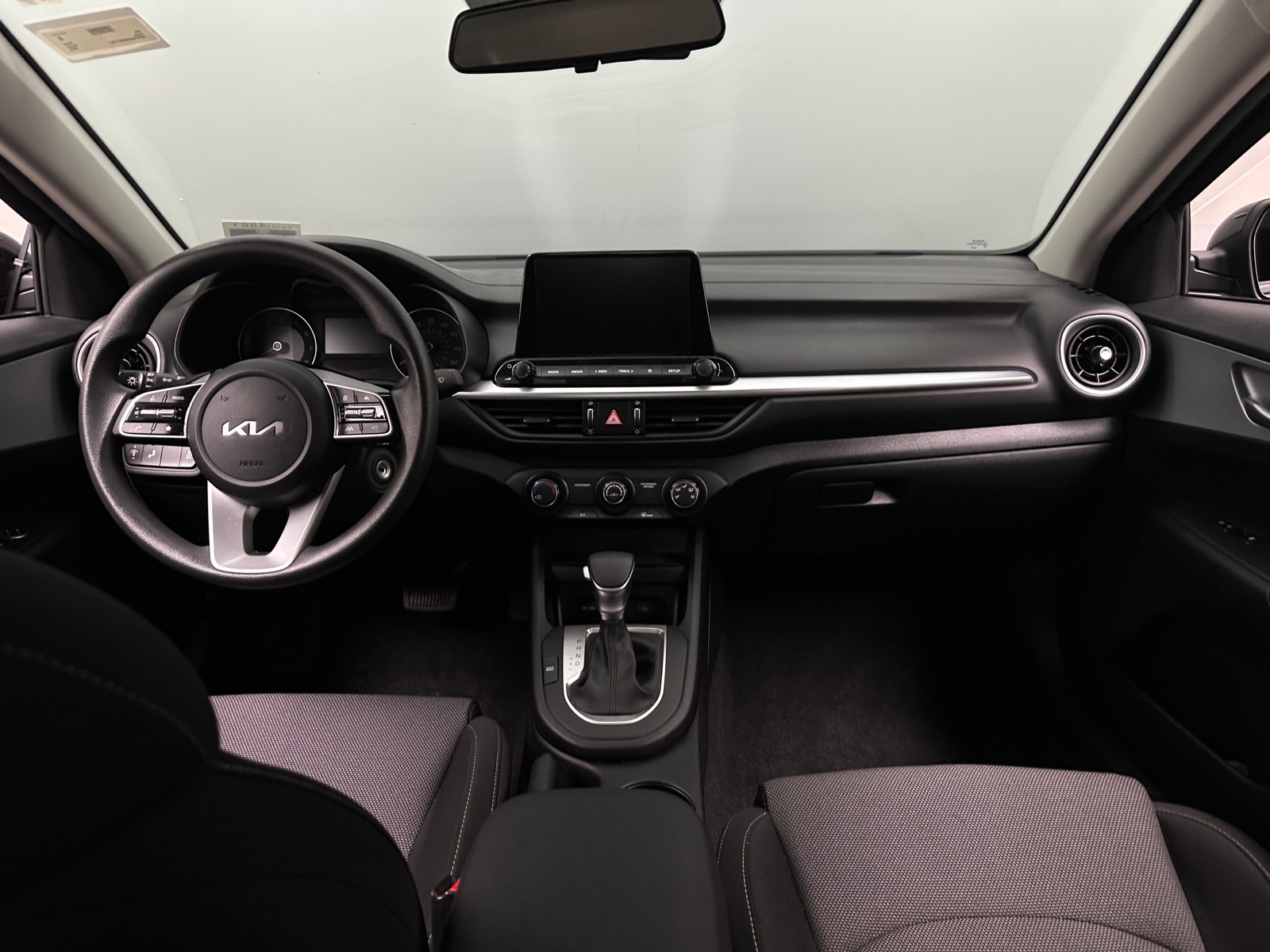 Thumbnail: 2024 Kia Forte - 3