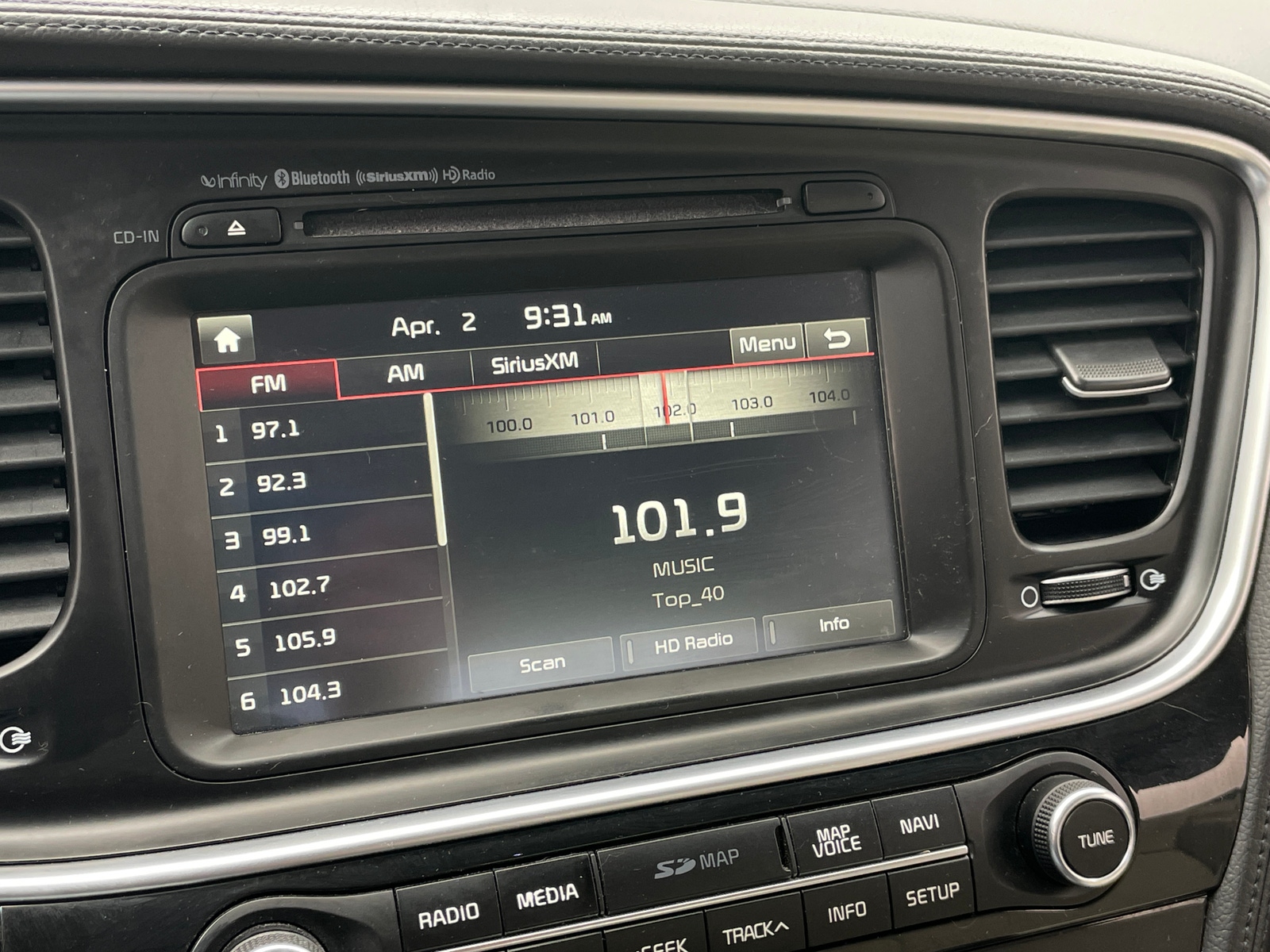 Thumbnail: 2015 Kia Optima - 3