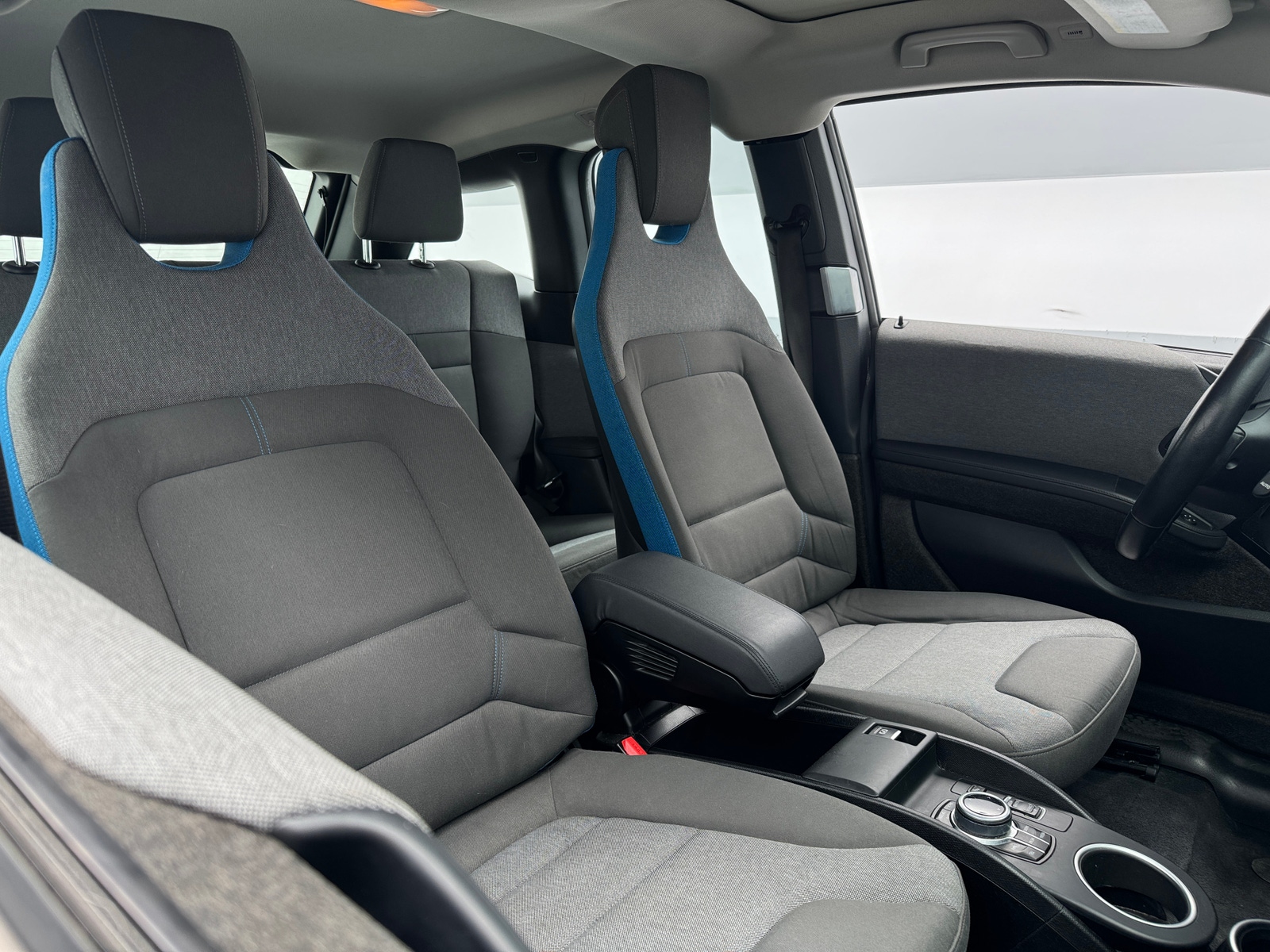 Thumbnail: 2017 BMW i3 - 2