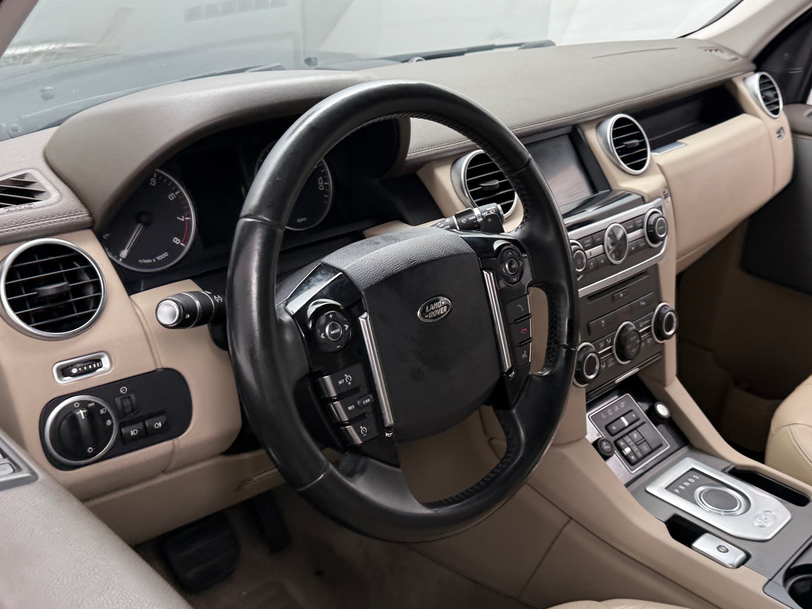 Thumbnail: 2016 Land Rover LR4 - 4