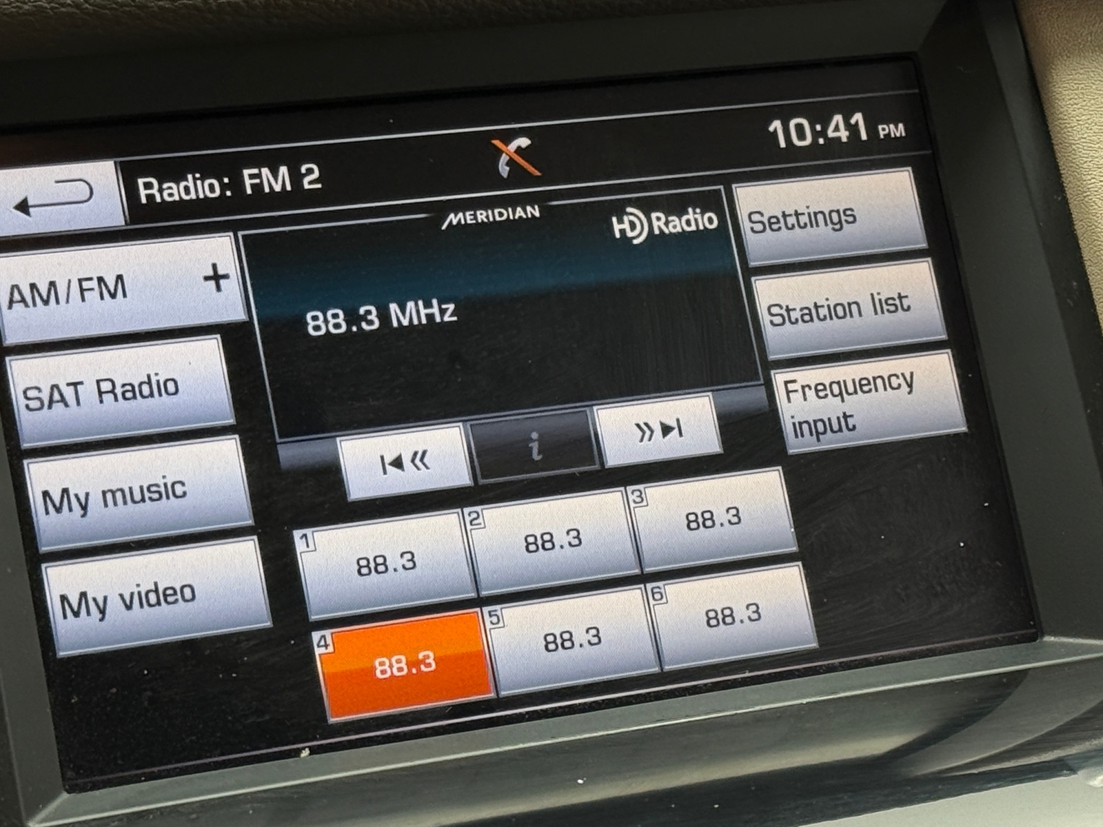 Thumbnail: 2016 Land Rover LR4 - 3