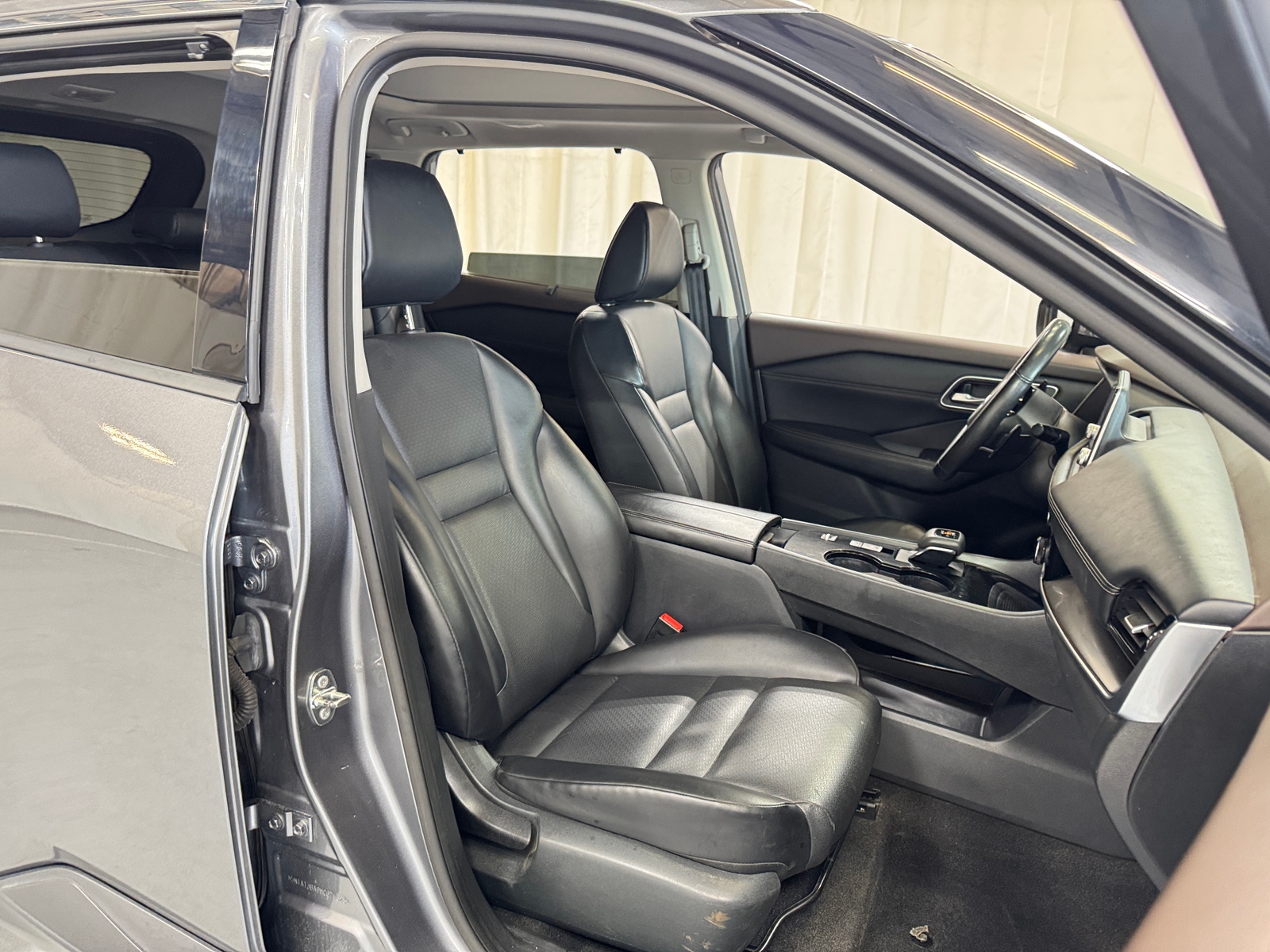 Thumbnail: 2021 Nissan Rogue - 2