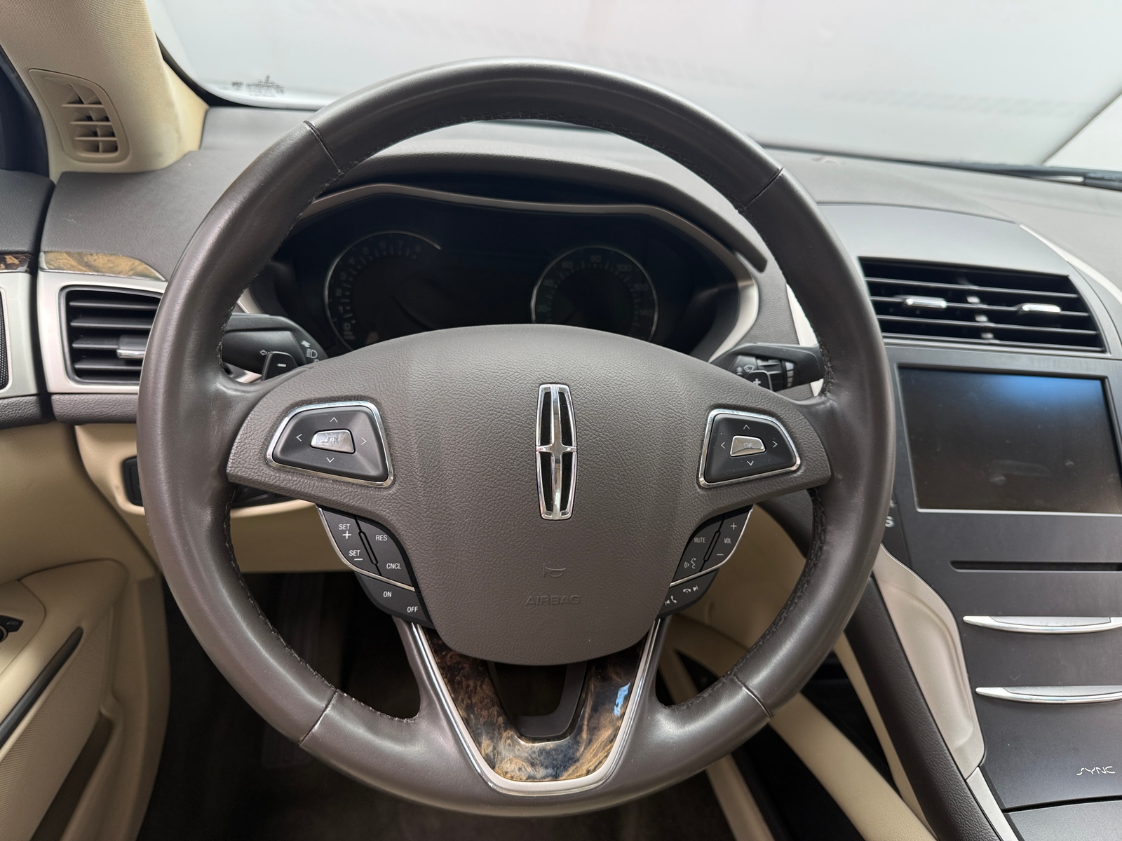 Thumbnail: 2015 Lincoln MKZ - 4