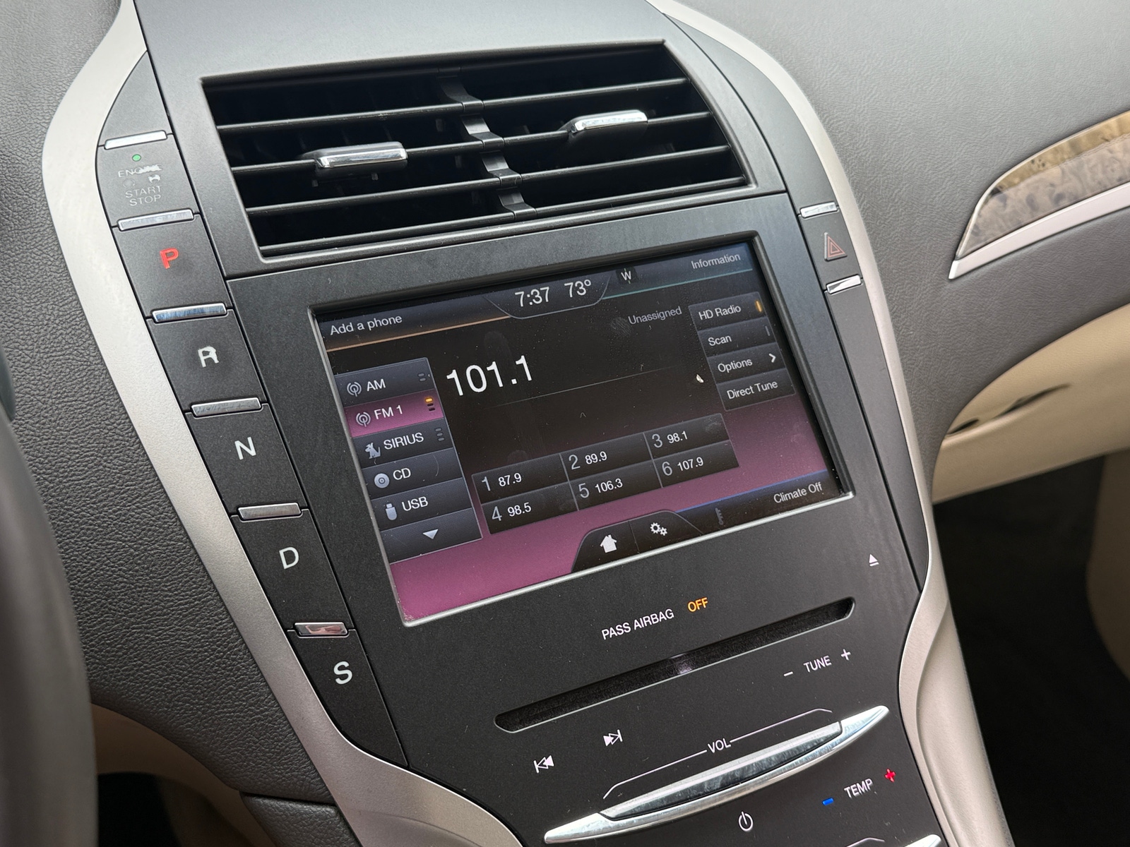 Thumbnail: 2015 Lincoln MKZ - 3