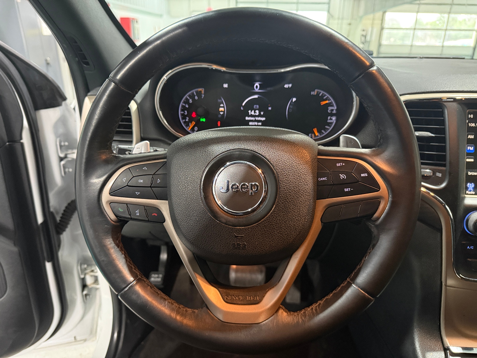 Thumbnail: 2017 Jeep Grand Cherokee - 5