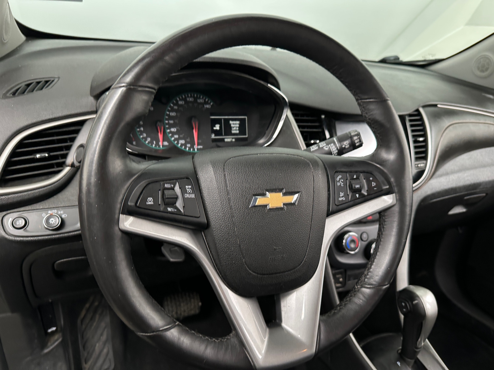 Thumbnail: 2017 Chevrolet Trax - 5