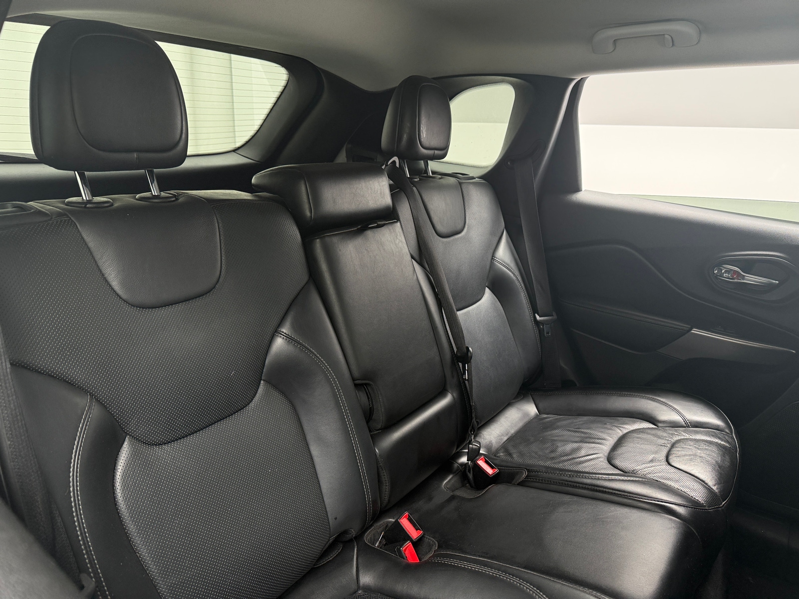 Thumbnail: 2019 Jeep Cherokee - 5