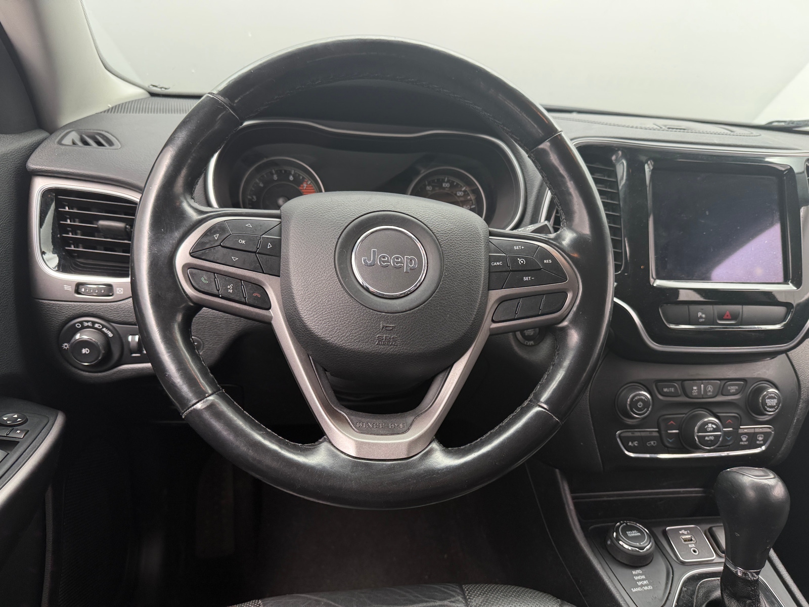 Thumbnail: 2019 Jeep Cherokee - 4