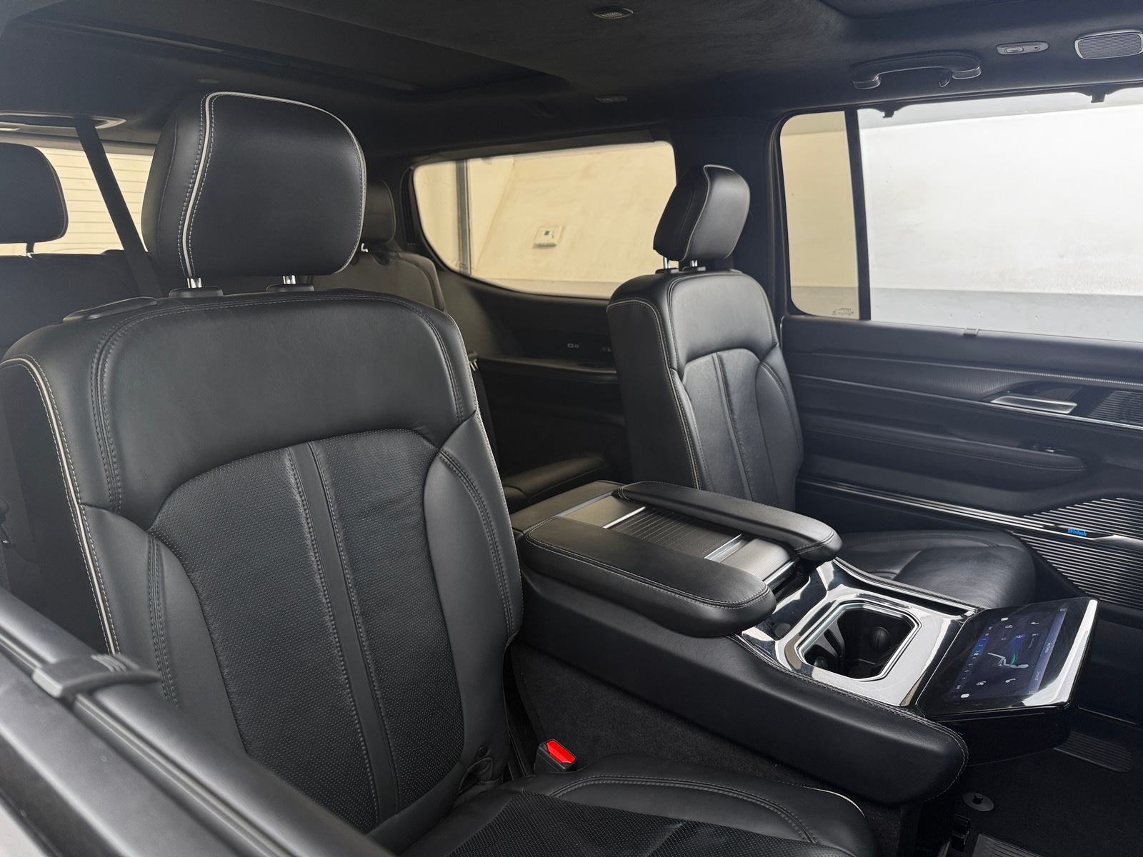 Thumbnail: 2022 Jeep Grand Wagoneer - 5