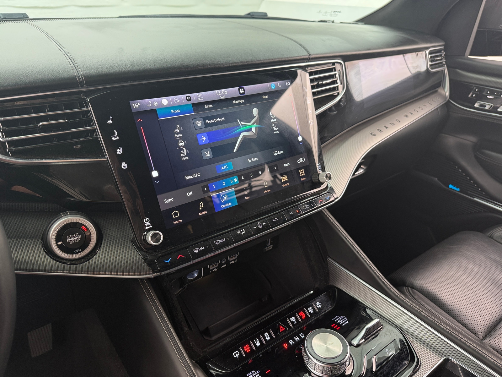 Thumbnail: 2022 Jeep Grand Wagoneer - 3