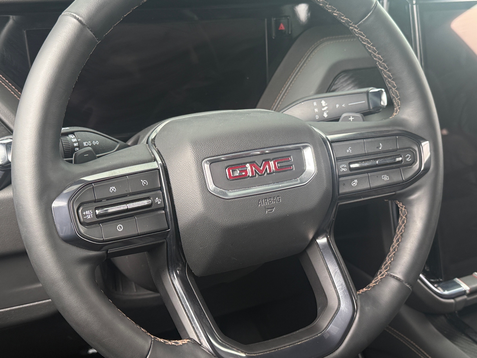 Thumbnail: 2025 GMC Yukon XL - 4