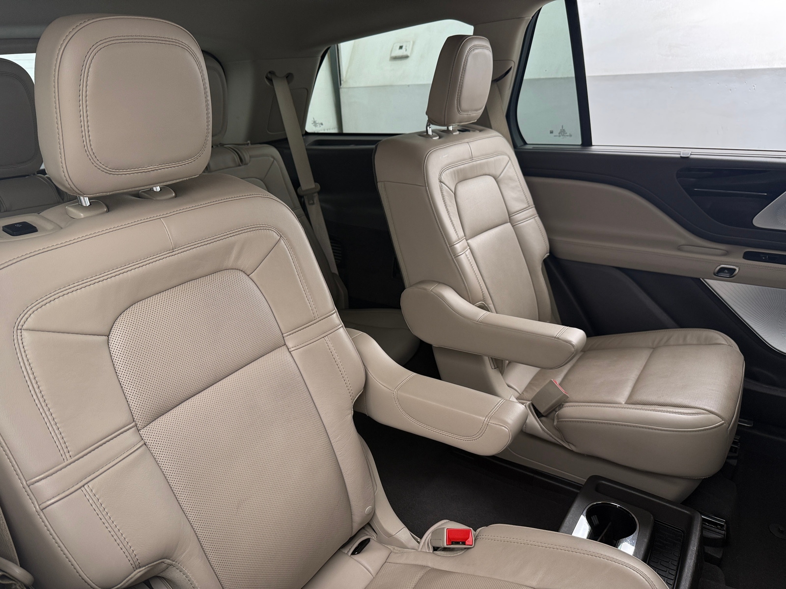 Thumbnail: 2021 Lincoln Aviator - 5