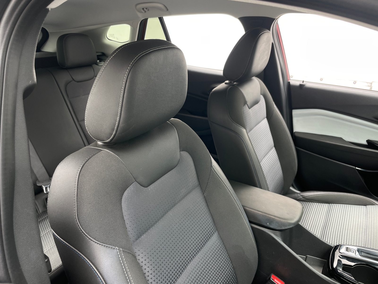 Thumbnail: 2025 Chevrolet Trax - 2