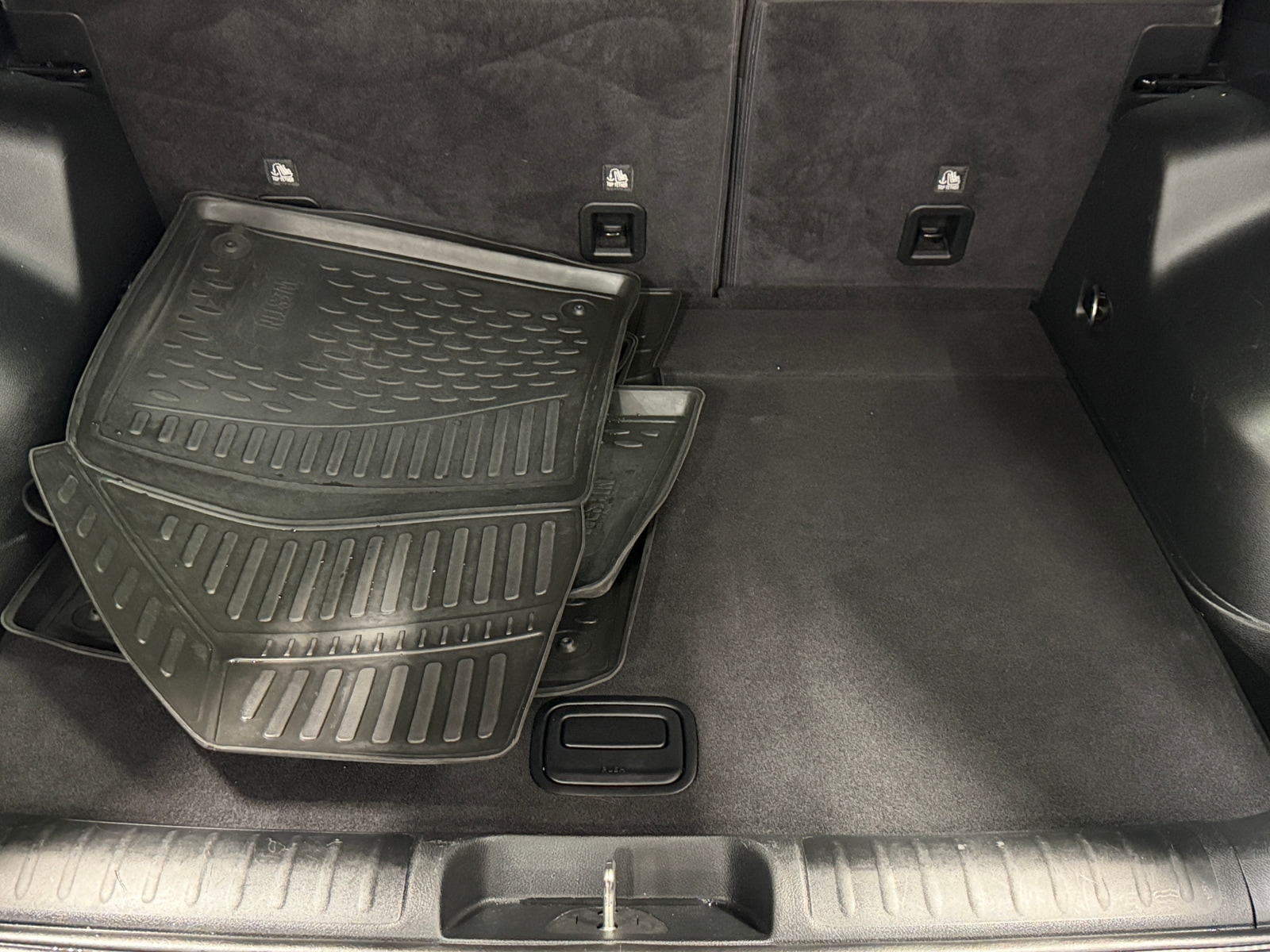 Thumbnail: 2020 Jeep Cherokee - 7