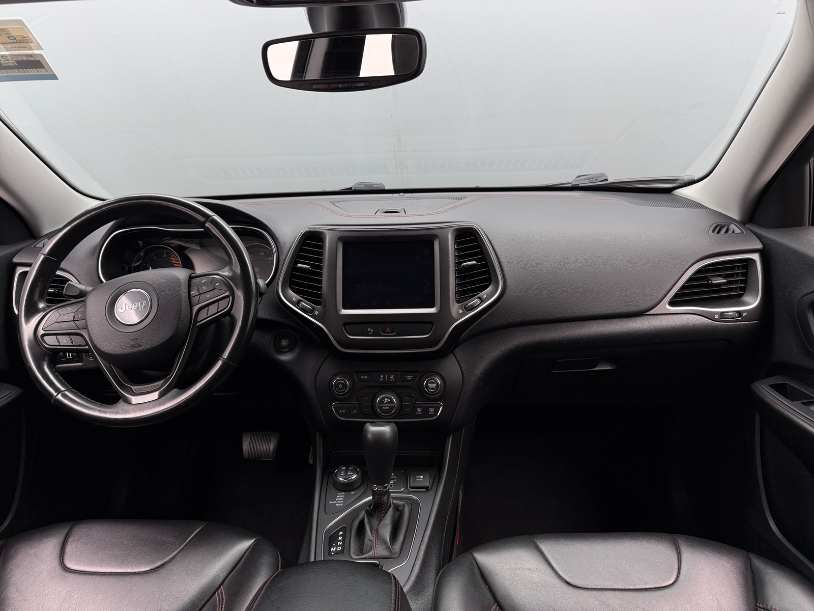 Thumbnail: 2019 Jeep Cherokee - 3