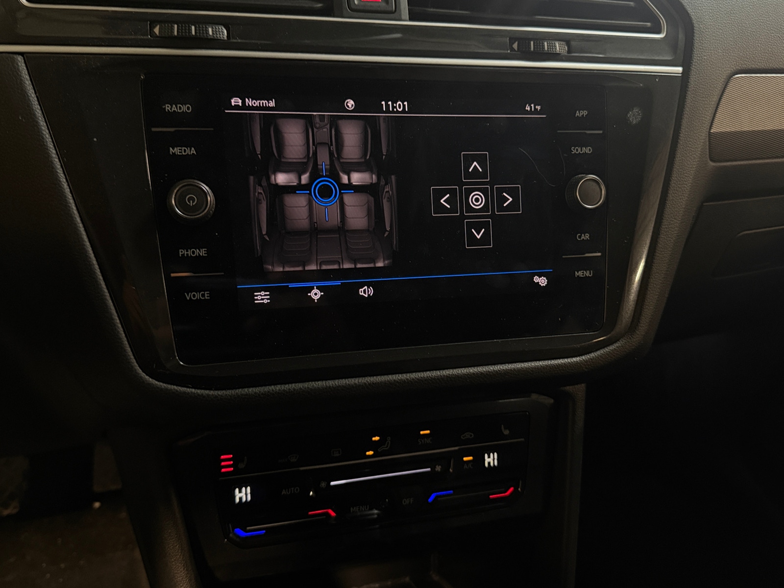 Thumbnail: 2024 Volkswagen Tiguan - 3