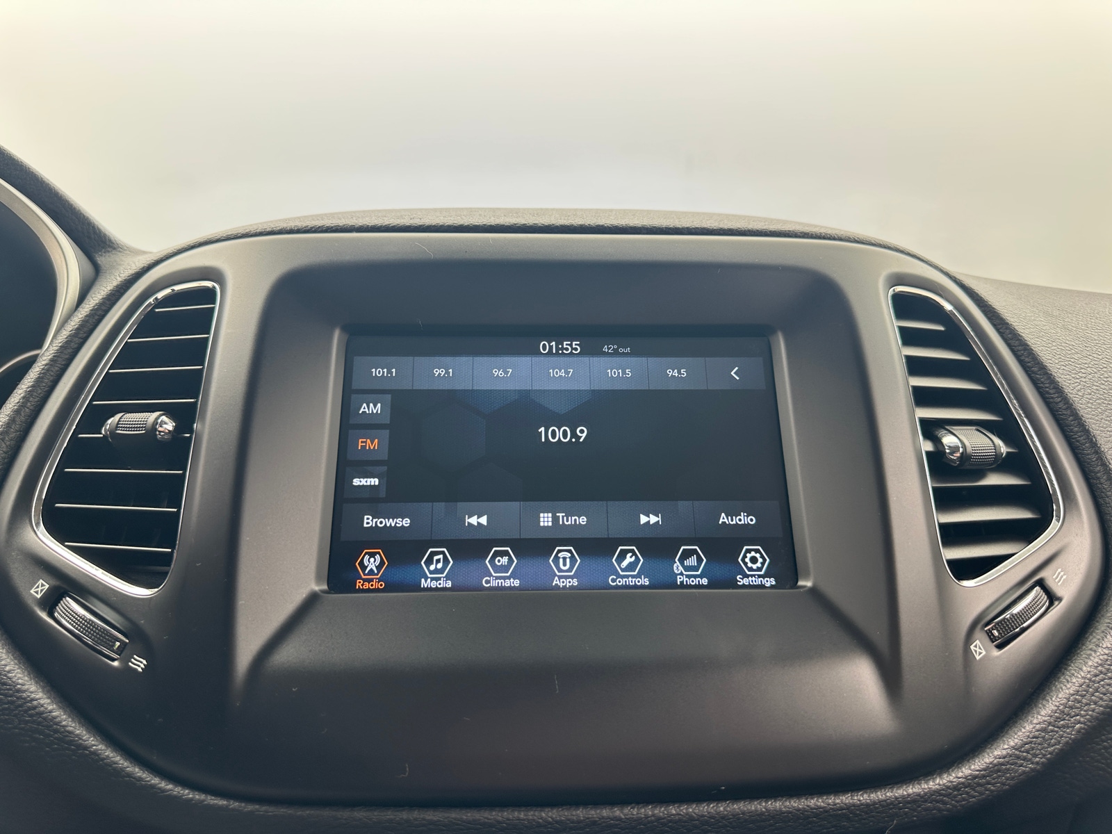 Thumbnail: 2018 Jeep Compass - 4