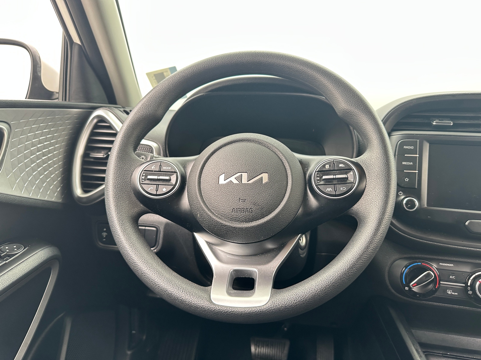 Thumbnail: 2023 Kia Soul - 5