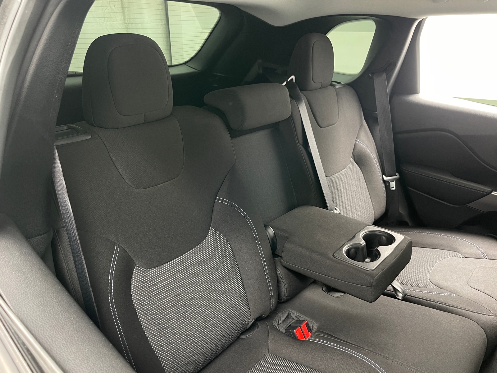 Thumbnail: 2020 Jeep Cherokee - 6