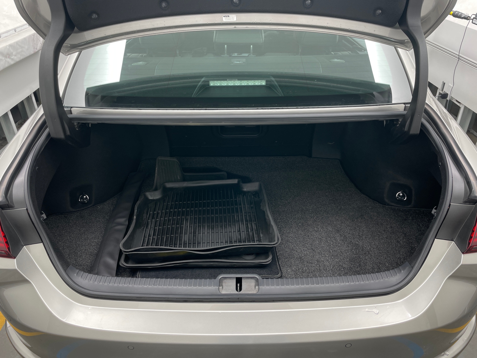 Thumbnail: 2020 Lexus ES - 6